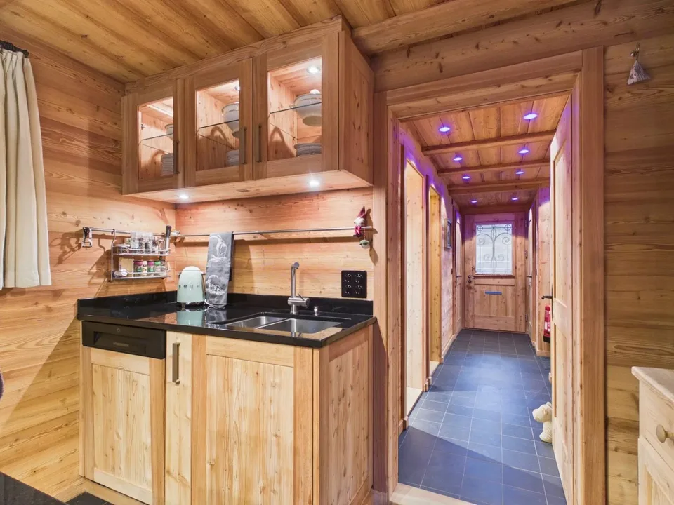 Unique Chalet-Bijou with modern Alpine chic – photo 7 of 24
