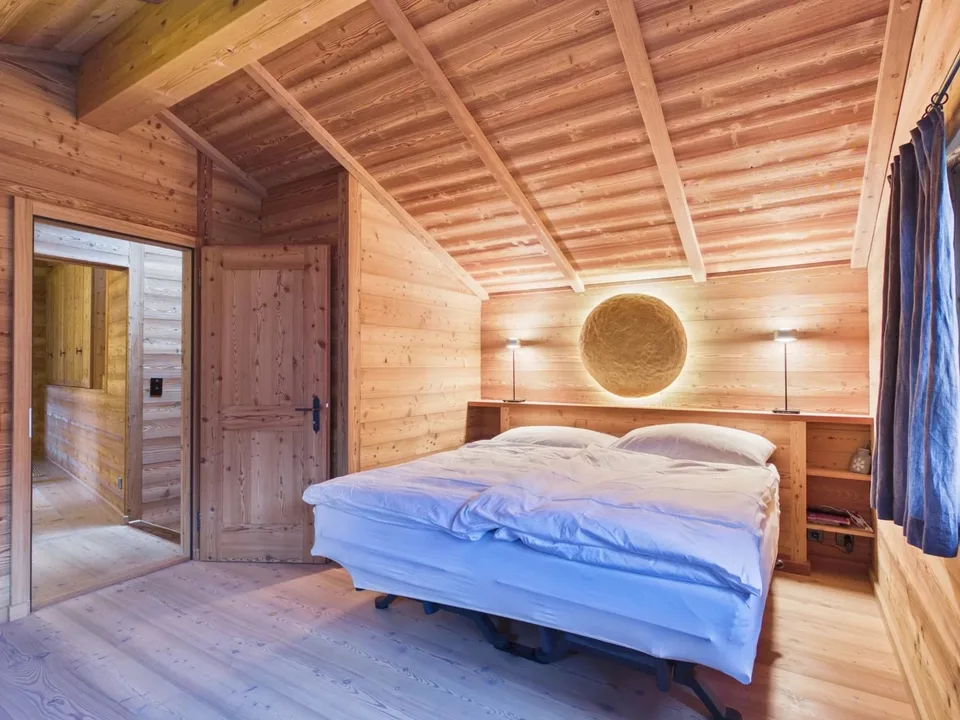 Unique Chalet-Bijou with modern Alpine chic – photo 13 of 24