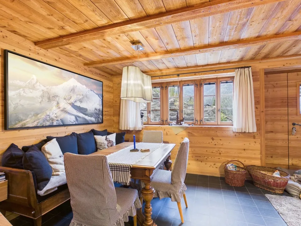 Unique Chalet-Bijou with modern Alpine chic – photo 5 of 24