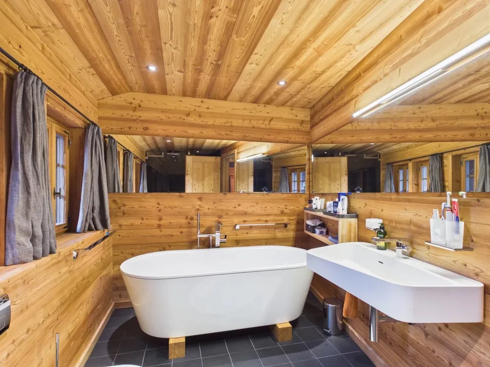 Unique Chalet-Bijou with modern Alpine chic – photo 16 of 24