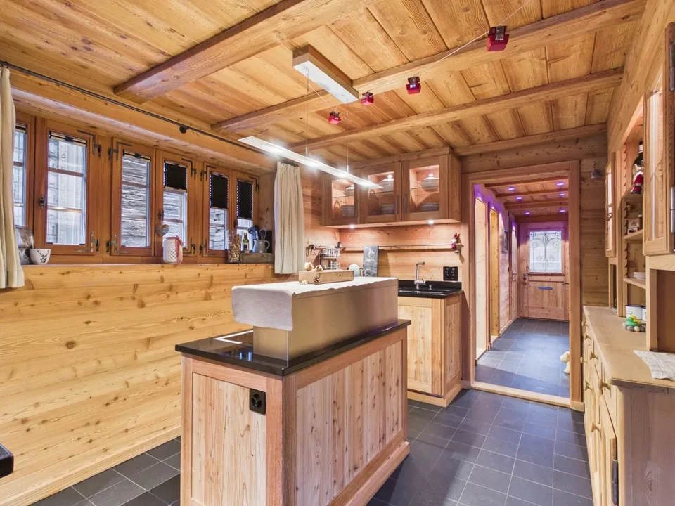 Unique Chalet-Bijou with modern Alpine chic – photo 6 of 24