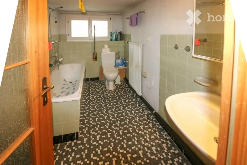 Zweifamilienhaus mit Nebengebäude, Gemeinde Bubikon – Foto 8 von 10
