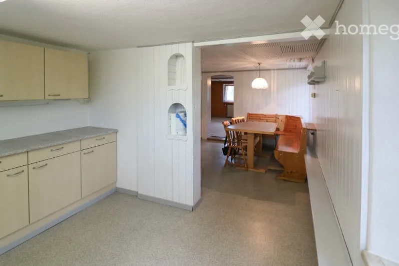 Zweifamilienhaus mit Nebengebäude, Gemeinde Bubikon – Foto 7 von 10