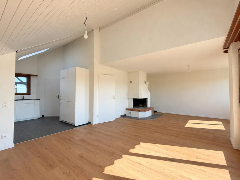 Wohnen mit Weitsicht grosszügige 4½-Zimmerwohnung mit Seesicht in Uttwil – Foto 2 von 13
