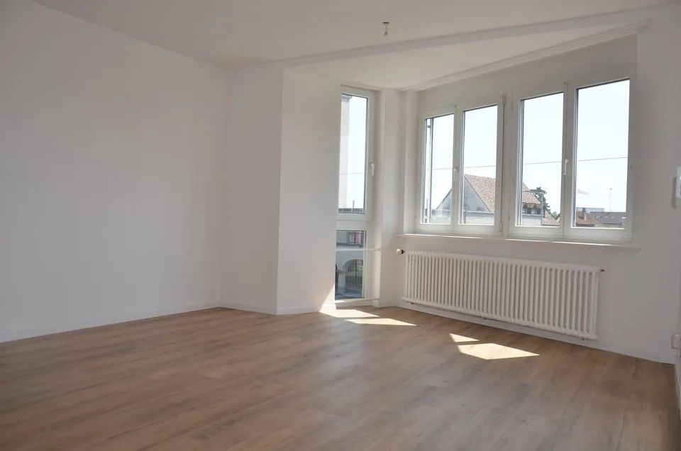 moderne 3.5-Zimmer-Wohnung an zentraler Lage (mit Lift im Haus) – Foto 3 von 7