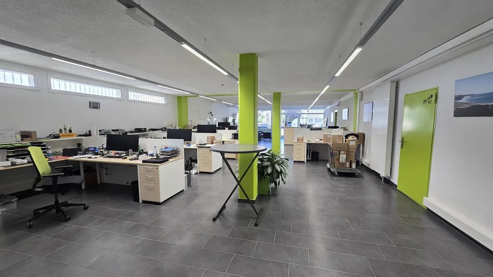 Gewerbeflächen mit Schaufenstern 427m2 in Conthey – Foto 3 von 10