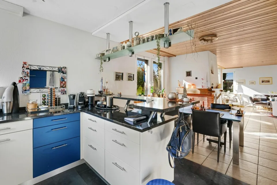 Contrat de location temporaire : appartement 6,5 pièces avec plan d'étage attractif, beaucoup d'espace et extérieur polyvalent – photo 4 sur 7