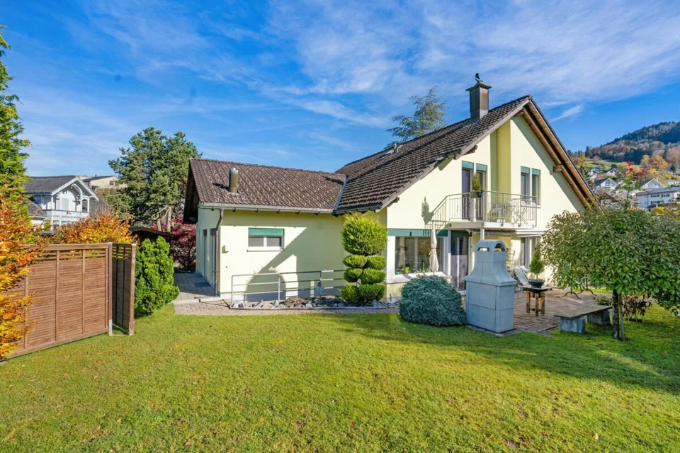 Contrat de location temporaire : appartement 6,5 pièces avec plan d'étage attractif, beaucoup d'espace et extérieur polyvalent – photo 2 sur 7