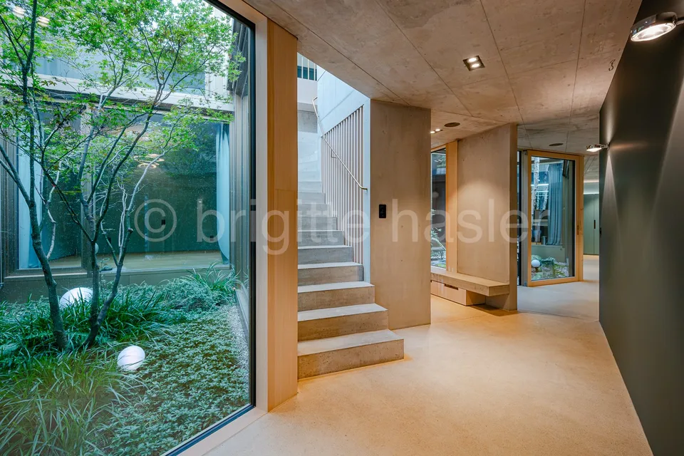 Architecturally impressive atrium house in a sought-after Riehen residential location – photo 7 of 10