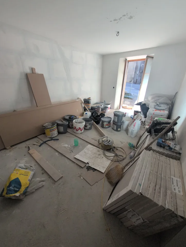 In affitto! Un bel locale commerciale nuovo, in un edificio classificato come patrimonio, nel cuore di Riddes! – foto 4 di 6