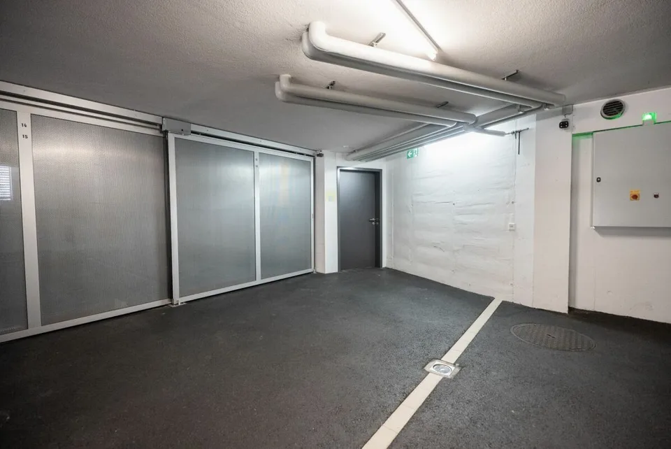Wir verkaufen in Monte Carasso eine schöne 4,5-Zimmer-Wohnung, umgeben von der Burgmauer. – Foto 17 von 17