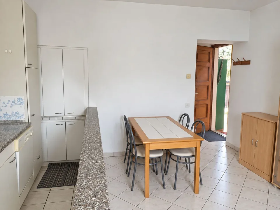 Kleines Einfamilienhaus mit Rustico und Garten zur Renovierung – Foto 12 von 19