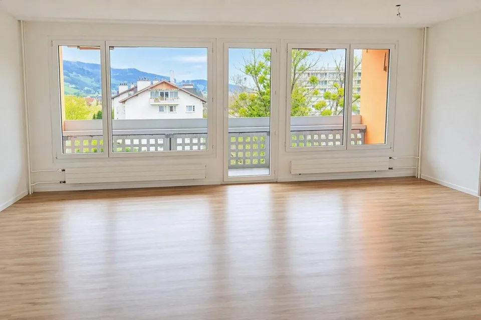 Appartement attrayant de 3,5 pièces - fraîchement rénové – photo 3 sur 11