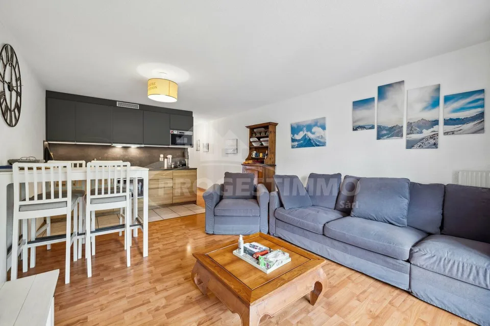 CHARMANTES 2.5 ZIMMER WOHNEINHEIT MIT FREIER SICHT AUF DIE EBENE – Foto 3 von 7