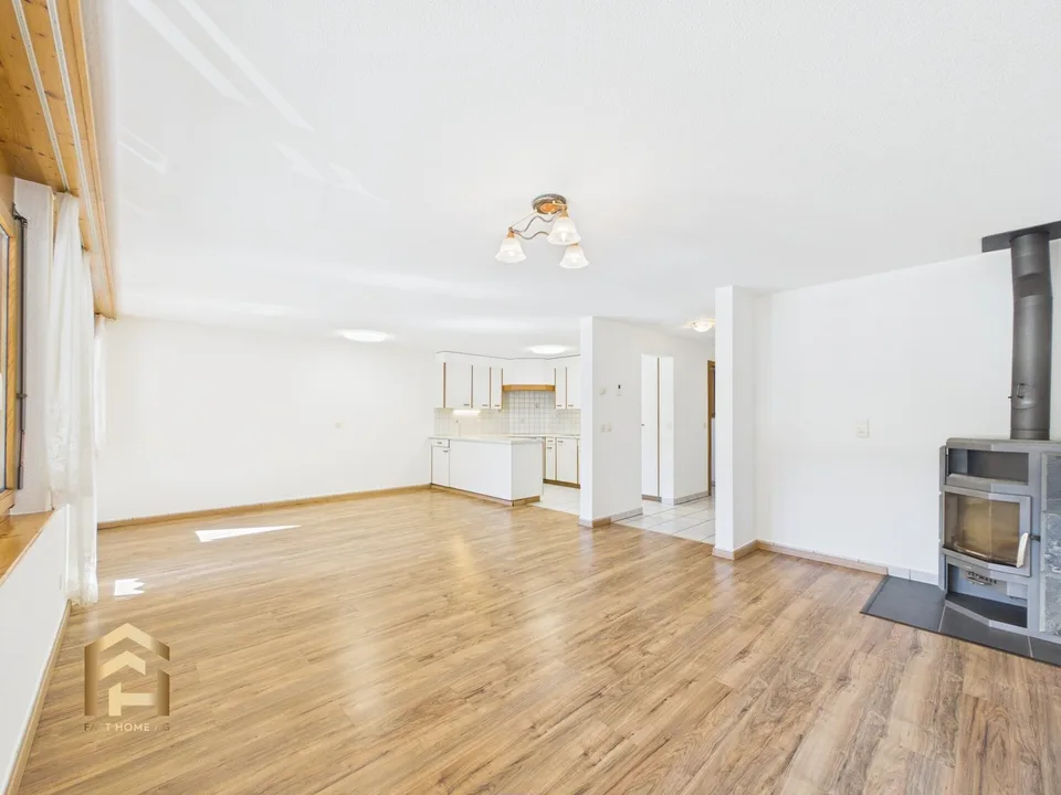 Appartement lumineux et spacieux de 4,5 pièces avec balcon et ascenseur – photo 3 sur 13