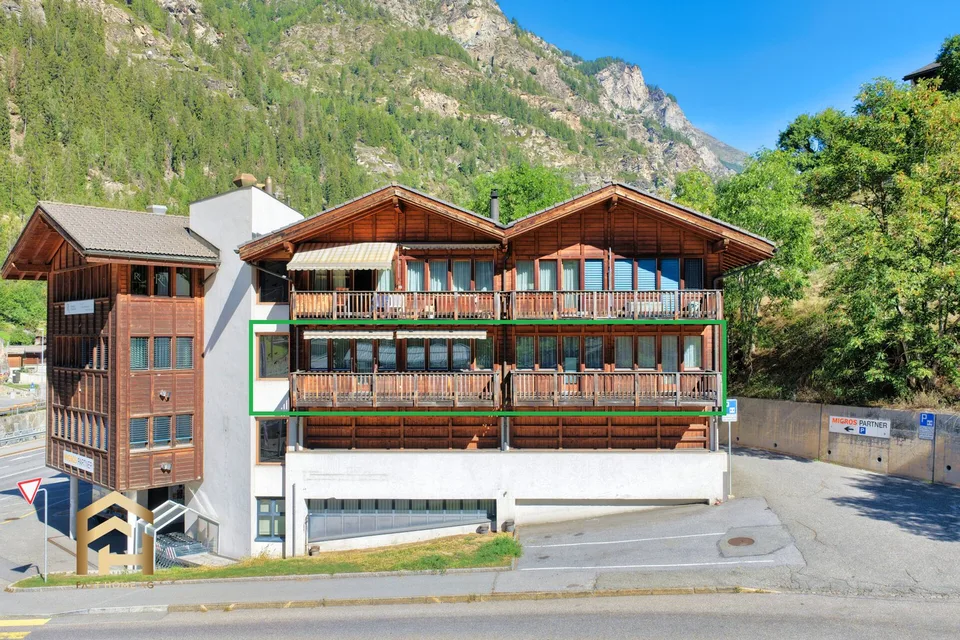 Appartement lumineux et spacieux de 4,5 pièces avec balcon et ascenseur – photo 2 sur 13