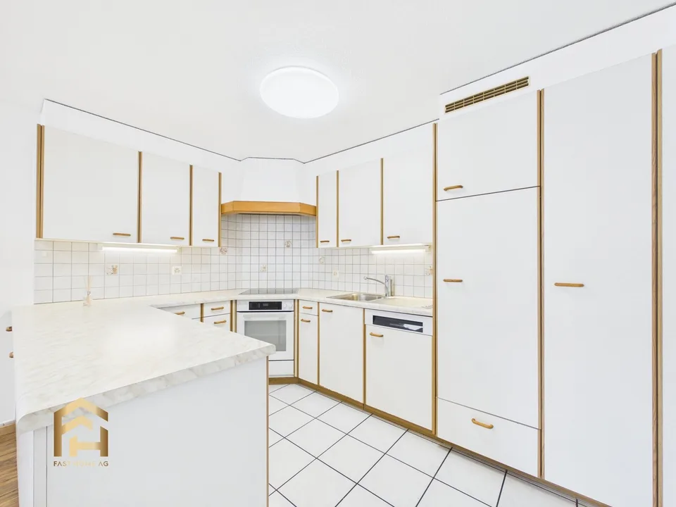 Appartement lumineux et spacieux de 4,5 pièces avec balcon et ascenseur – photo 6 sur 13