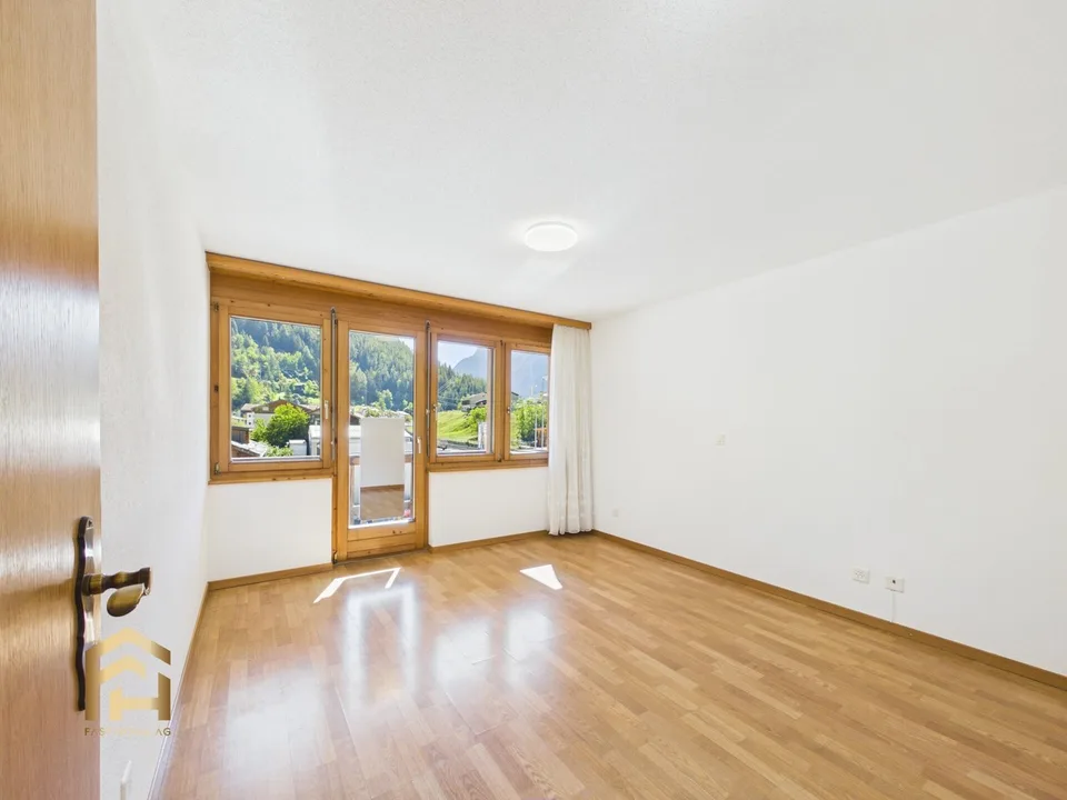 Appartement lumineux et spacieux de 4,5 pièces avec balcon et ascenseur – photo 7 sur 13