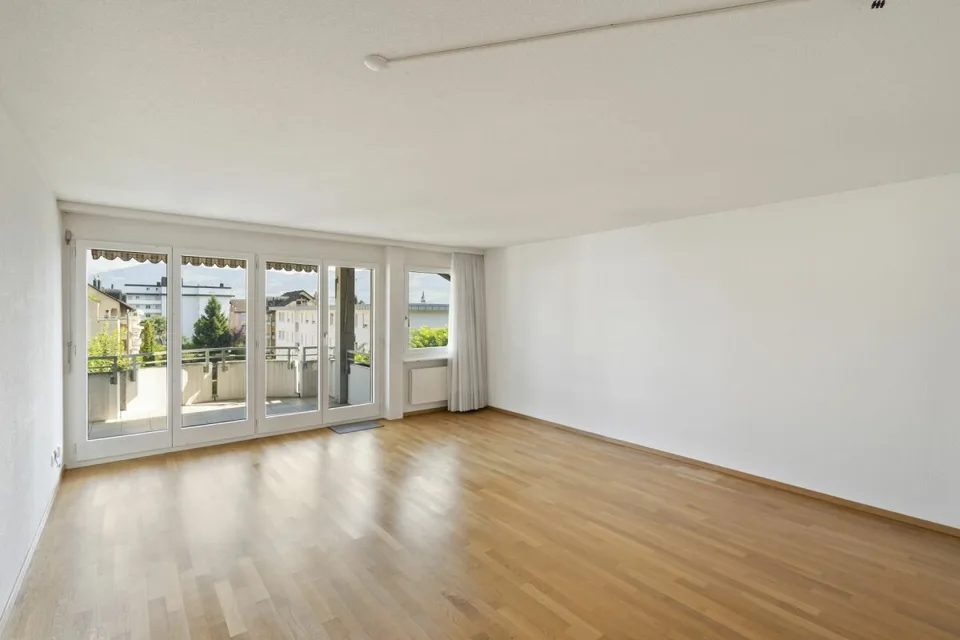 Appartement 4,5 pièces pour ceux qui apprécient la proximité du centre-ville et la nature – photo 2 sur 5