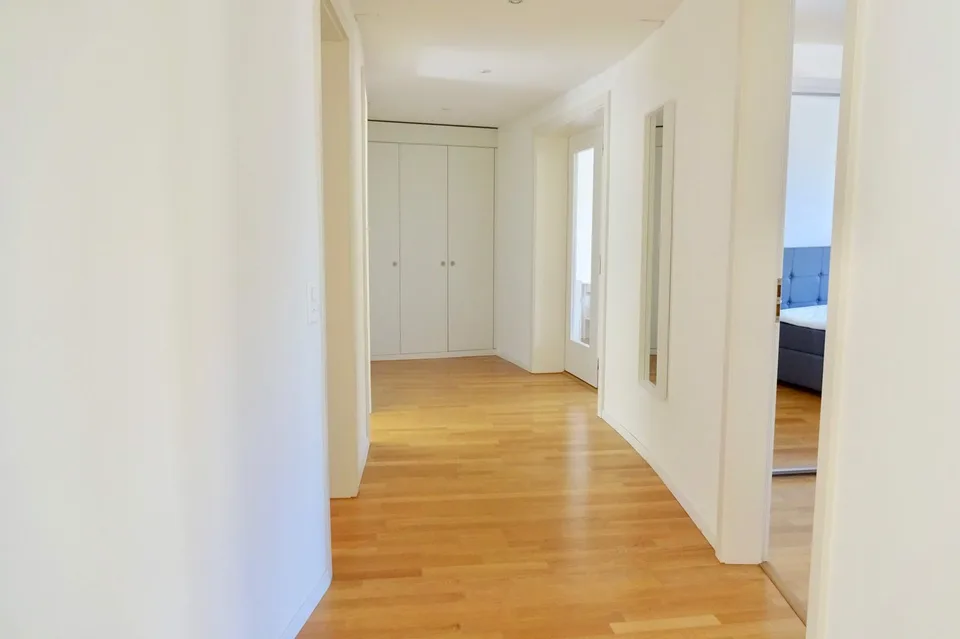 Furnished room in modernised apartment in a top location – photo 8 sur 8
