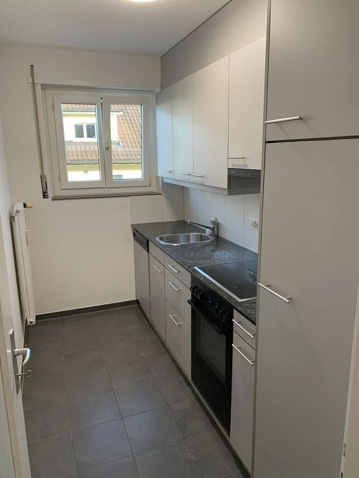 Appartement 2 pièces, 1er étage au milieu – photo 4 sur 12