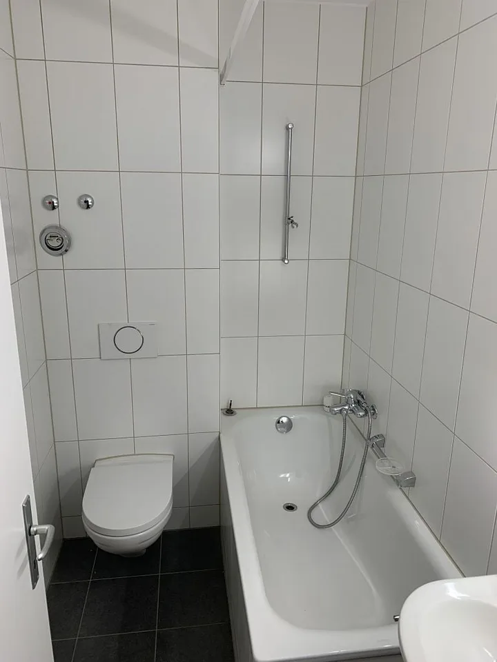 Appartement 2 pièces, 1er étage au milieu – photo 11 sur 12