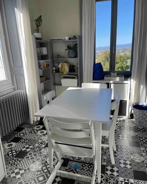 Préverenges, zwei Schritte vom See und den Geschäften entfernt: zur Miete ein geräumiges 3,5-Zimmer-Apartment – Foto 4 von 14