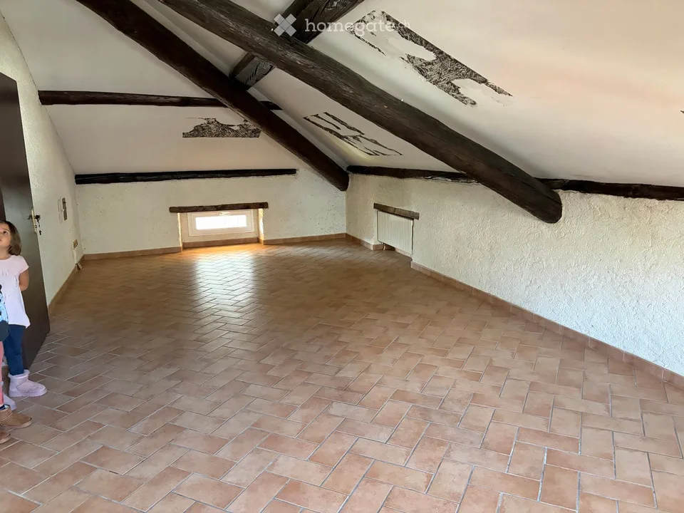 Helles Dachgeschoss als Büro/Studio von ca. 80 m² in Bellinzona – Foto 4 von 5