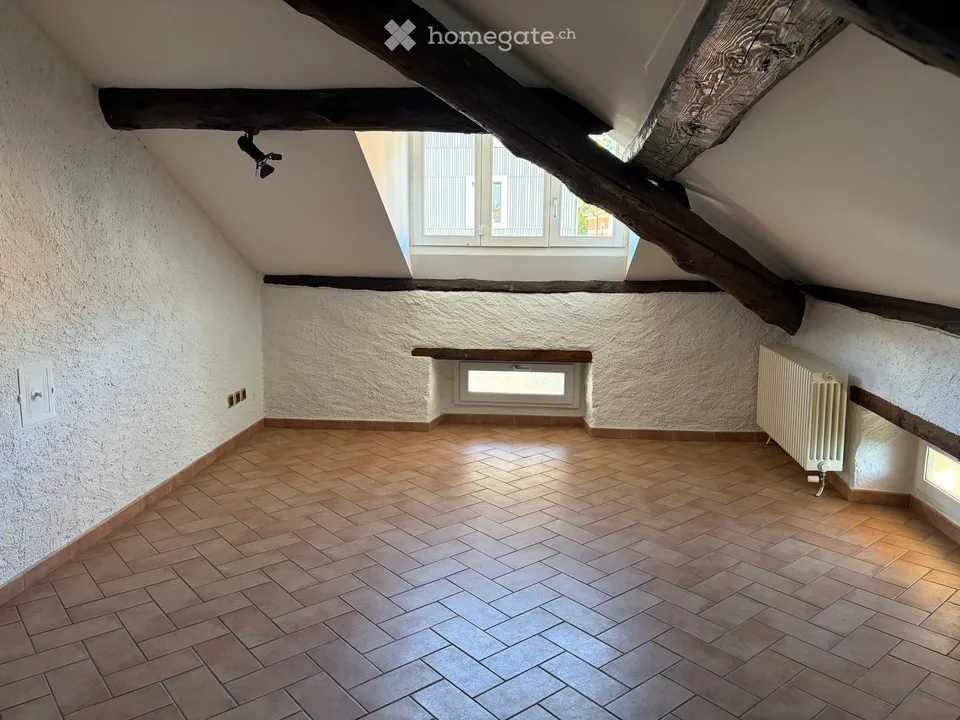 Helles Dachgeschoss als Büro/Studio von ca. 80 m² in Bellinzona – Foto 2 von 5
