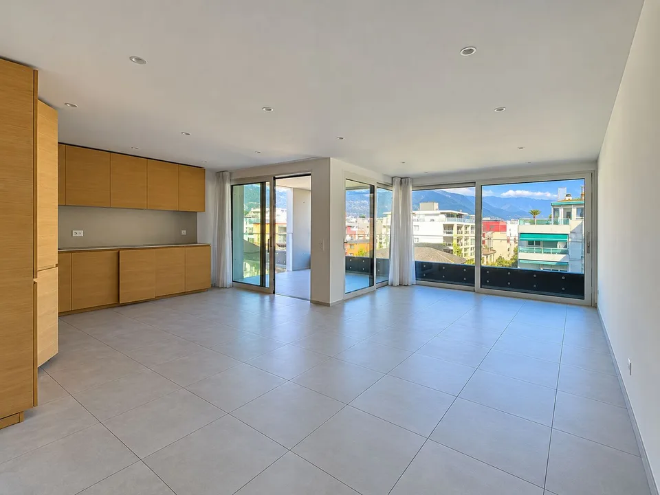 Helle 3.5-Zimmer-Wohnung nur wenige Schritte vom See entfernt – Foto 3 von 8