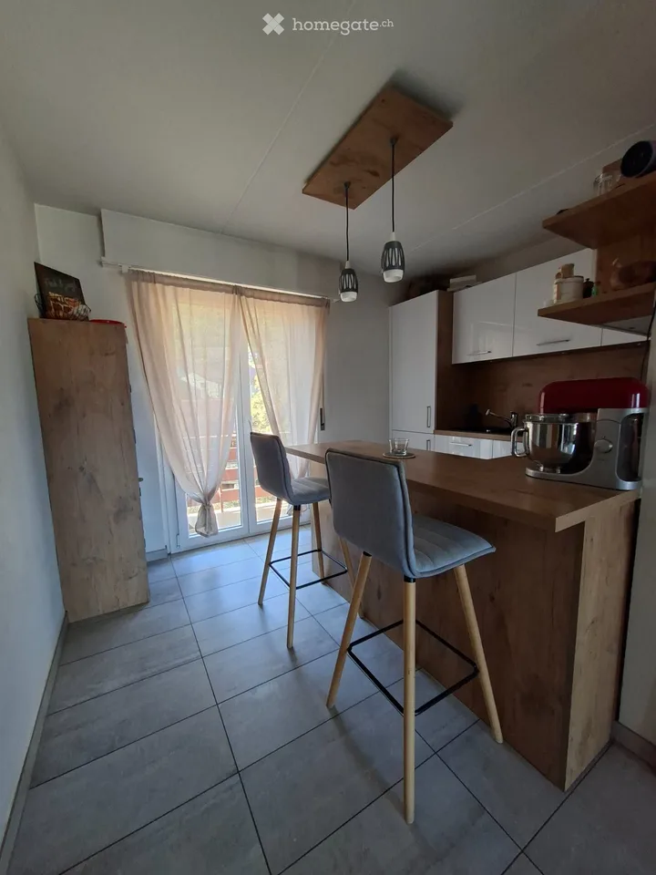 Prächtige, helle 3.5-Zimmer-Wohnung in Erde – Foto 3 von 5