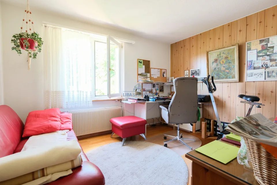 Charmantes Einfamilienhaus mit weitläufigem Gartenparadies – Foto 8 von 13