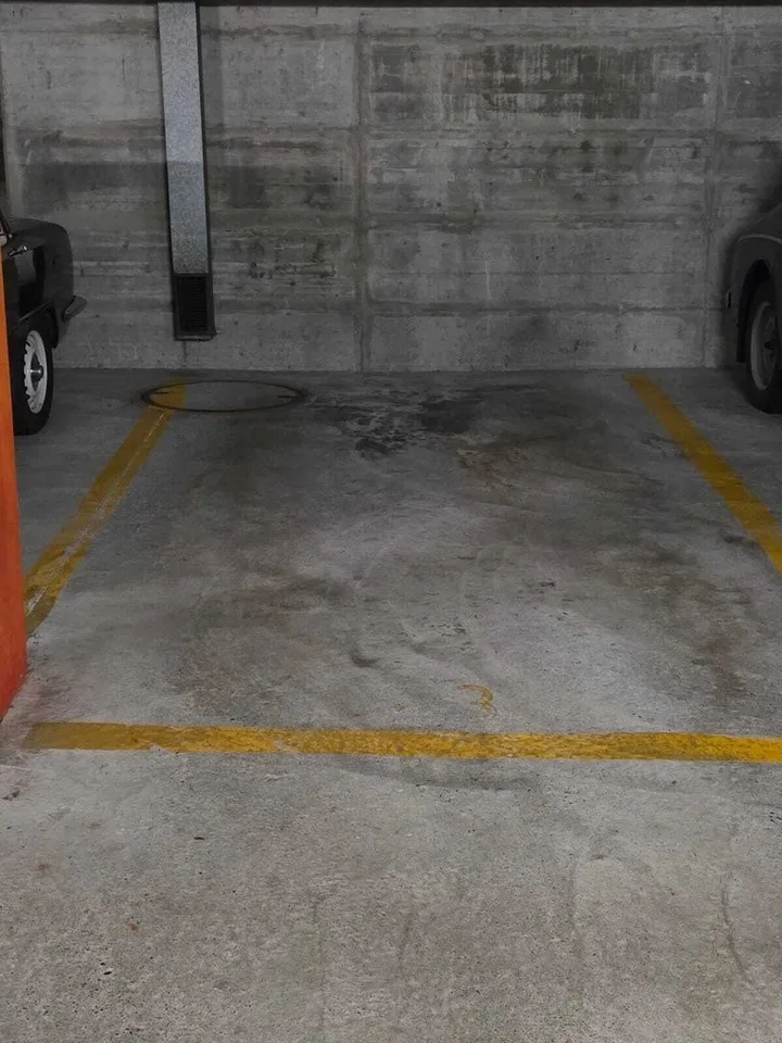 Parking space for rent in Küsnacht – photo 2 of 2