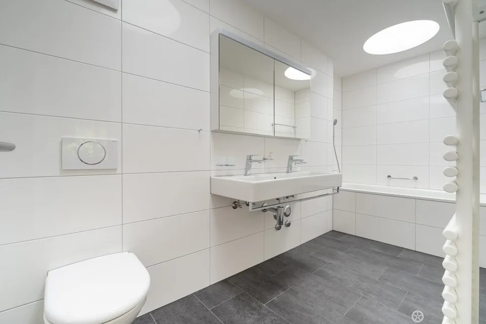 Chartmante 4.5-Zimmerwohnung EG / Charmant 4.5 pièces au rez – Foto 7 von 12