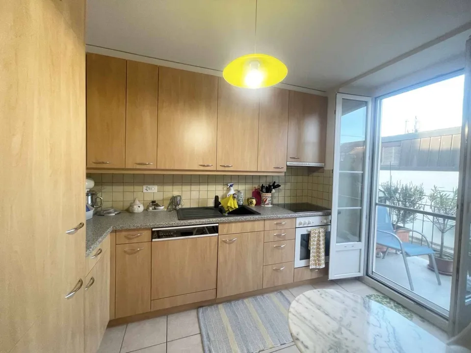 Spacieux appartement de 3,5 pièces avec balcon au cœur d'Yverdon-les-Bains – photo 3 sur 10