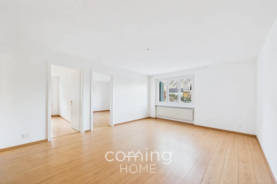 Appartamento soleggiato di 3,5 locali con balcone e vista sulla montagna in una zona tranquilla – foto 2 di 13