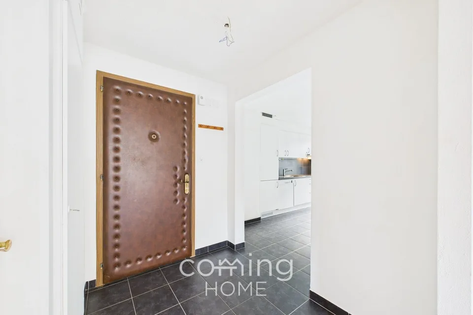 Appartamento soleggiato di 3,5 locali con balcone e vista sulla montagna in una zona tranquilla – foto 10 di 13