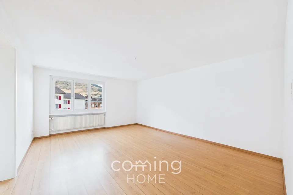 Appartamento soleggiato di 3,5 locali con balcone e vista sulla montagna in una zona tranquilla – foto 4 di 13
