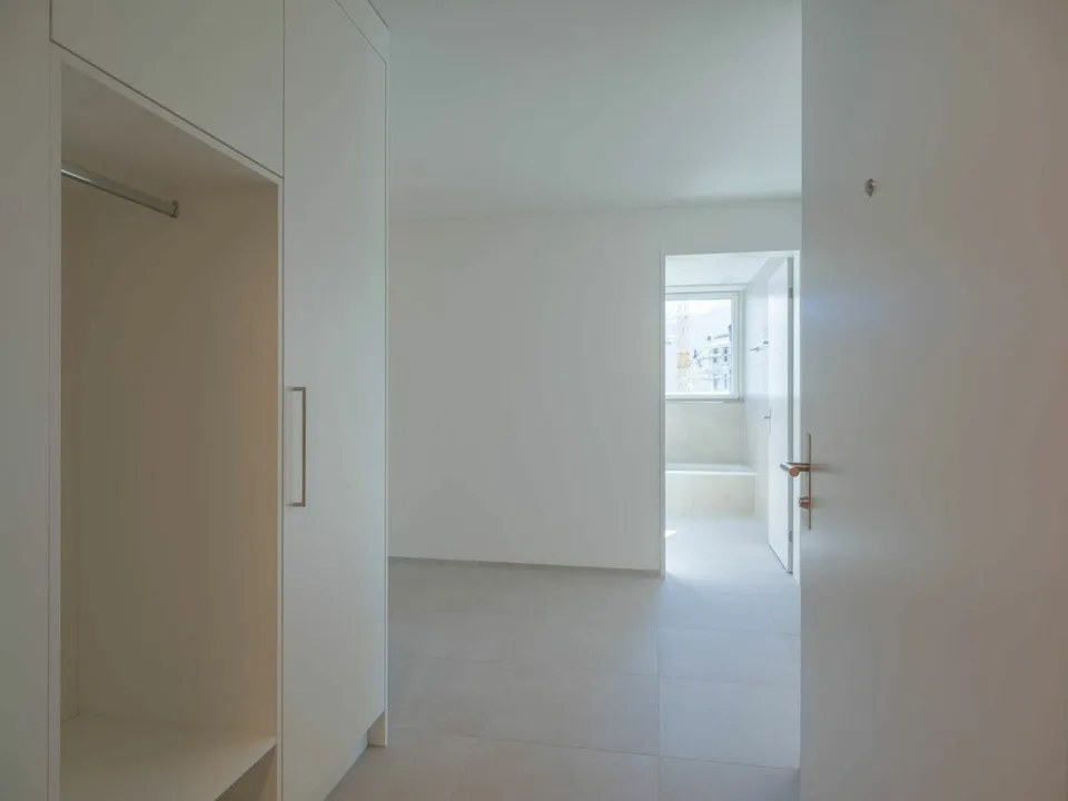 Neues 8.5-Zimmer-Doppeleinfamilienhaus mit grosszügigem Garten – Foto 15 von 15