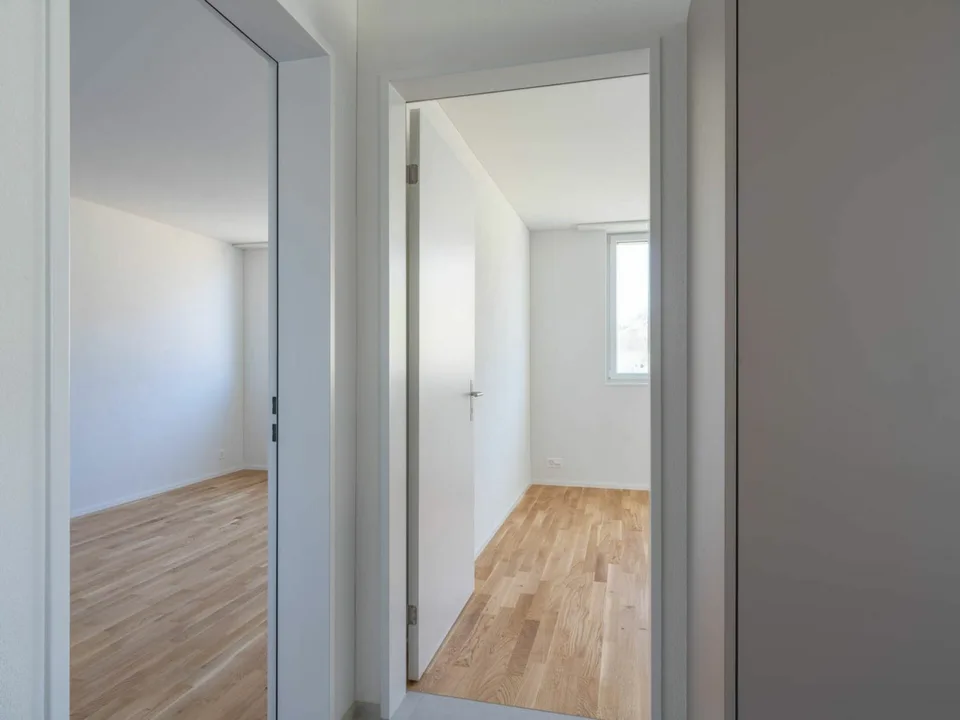 Neues 8.5-Zimmer-Doppeleinfamilienhaus mit grosszügigem Garten – Foto 13 von 15