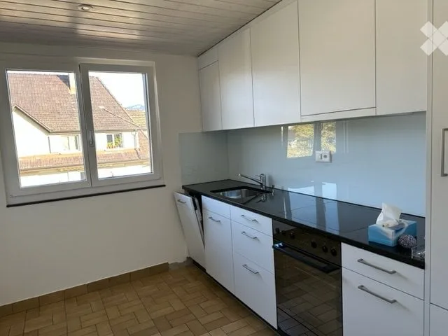 3 Zimmerwohnung, Zuchwil, 3. Stock, Wohn- und Geschäftshaus – Foto 3 von 5