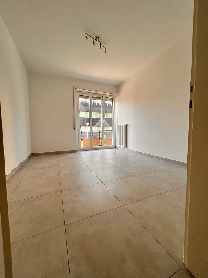 Appartement lumineux de 4 pièces avec balcon à Lugano – photo 7 sur 8