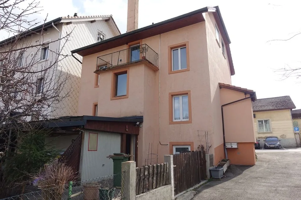 Tramelan - Einfamilienhaus mit 2 Wohnungen mit 3.5 Zimmern und Doppelhaushälfte mit 4.5 Zimmern – Foto 3 von 19
