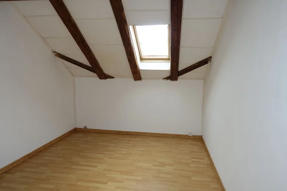 Tramelan - Einfamilienhaus mit 2 Wohnungen mit 3.5 Zimmern und Doppelhaushälfte mit 4.5 Zimmern – Foto 16 von 19