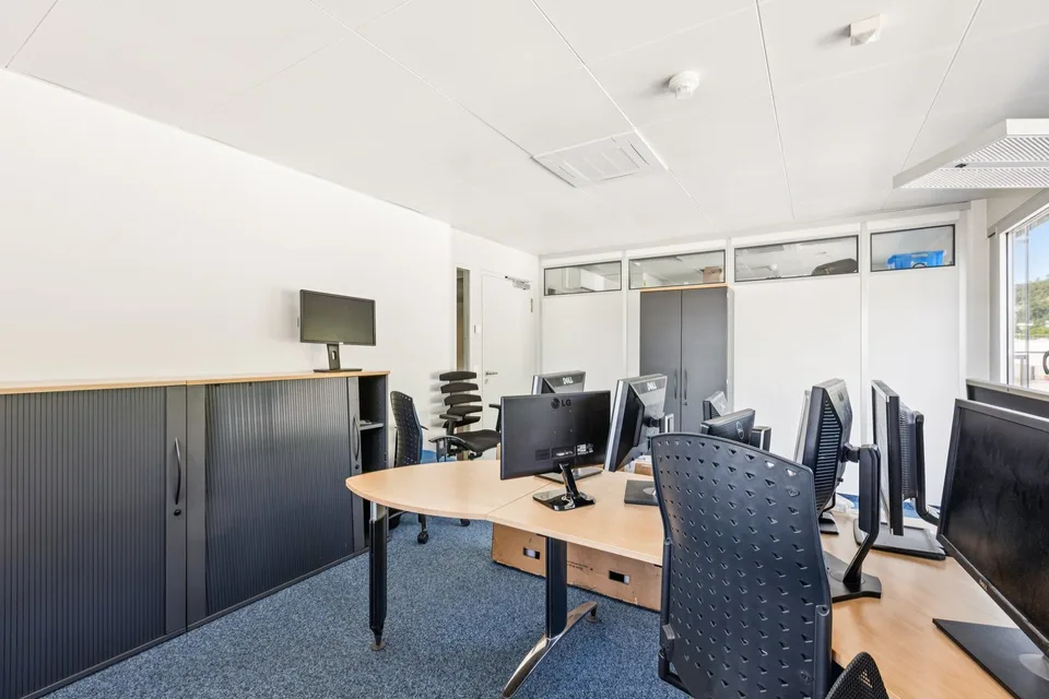 Moderne und klimatisierte Büroflächen an optimaler Lage – Foto 8 von 14