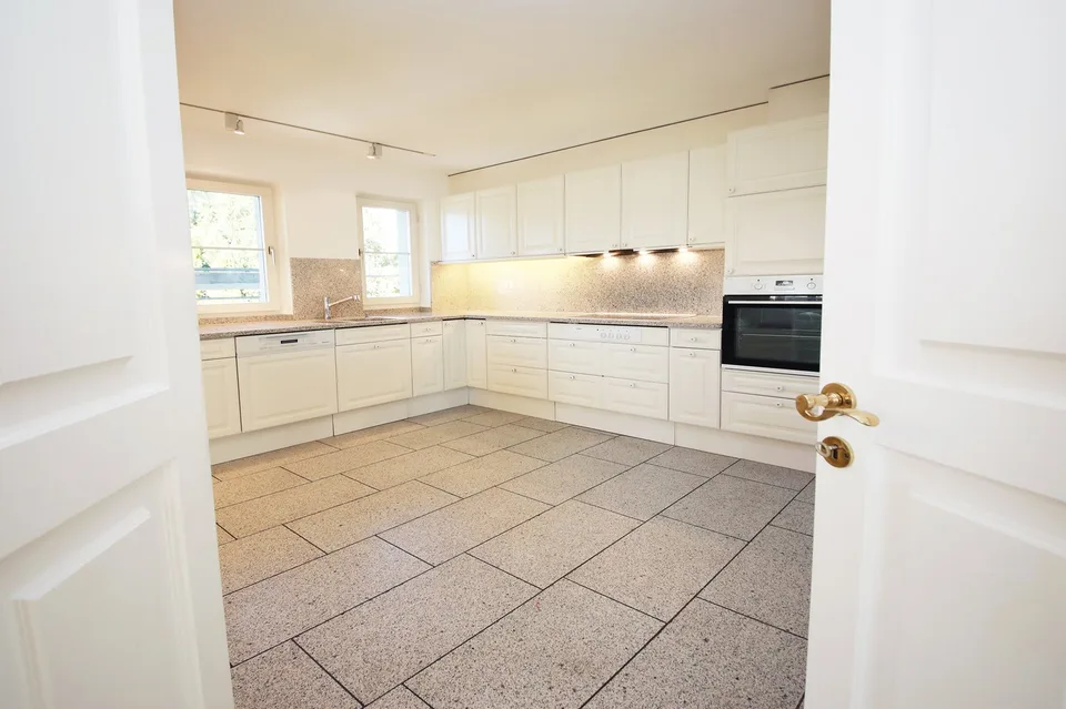 Herrschaftliche 4.5-Zimmer-Wohnung, 145 m2, mit voller Seesicht und grosser Terrasse – Foto 8 von 22