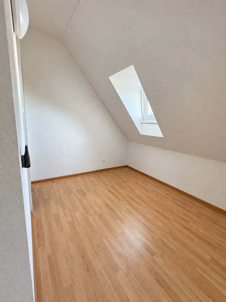 Moderne 1.5-Zimmer-Maisonettewohnung in Füllinsdorf – Foto 7 von 10