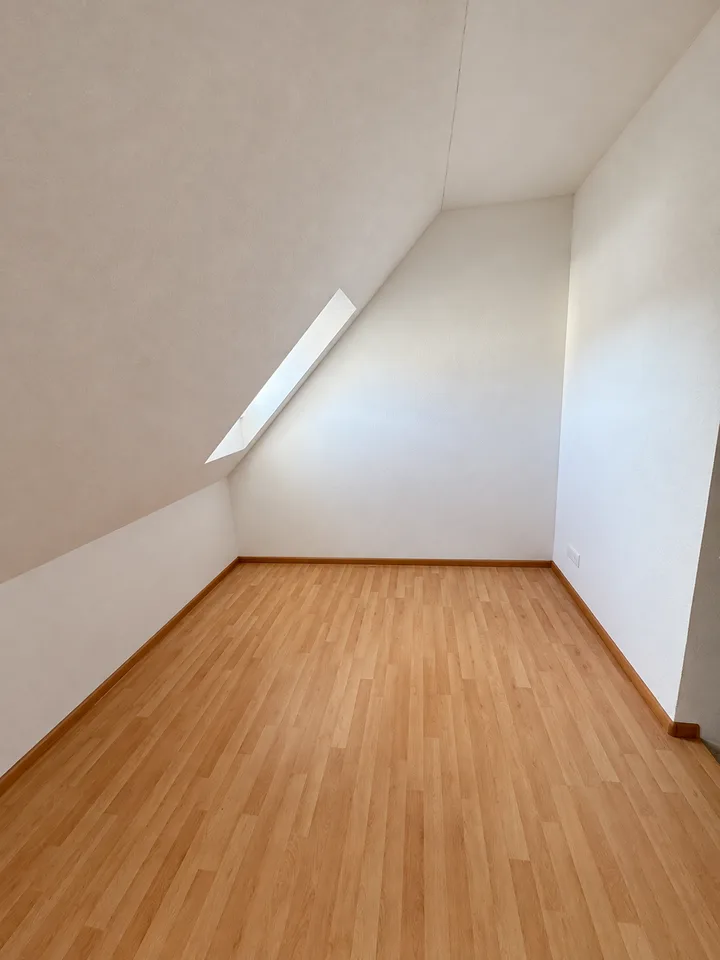 Moderne 1.5-Zimmer-Maisonettewohnung in Füllinsdorf – Foto 6 von 10