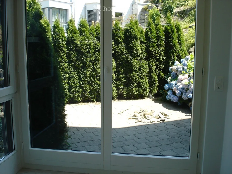 Terrassenwohnung mit wunderbarer Seesicht in Wollerau – Foto 11 von 12