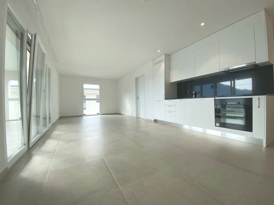 Appartement moderne de 2,5 pièces à Solduno : idéal pour la troisième âge – photo 2 sur 6